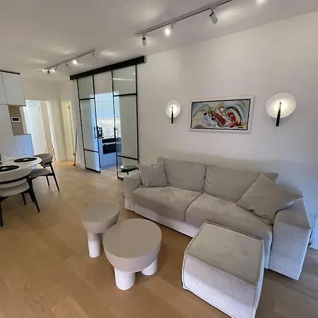 아파트 Apartman Marija
